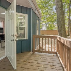 Duke Snuggle Bunker 1BR | Fenced House